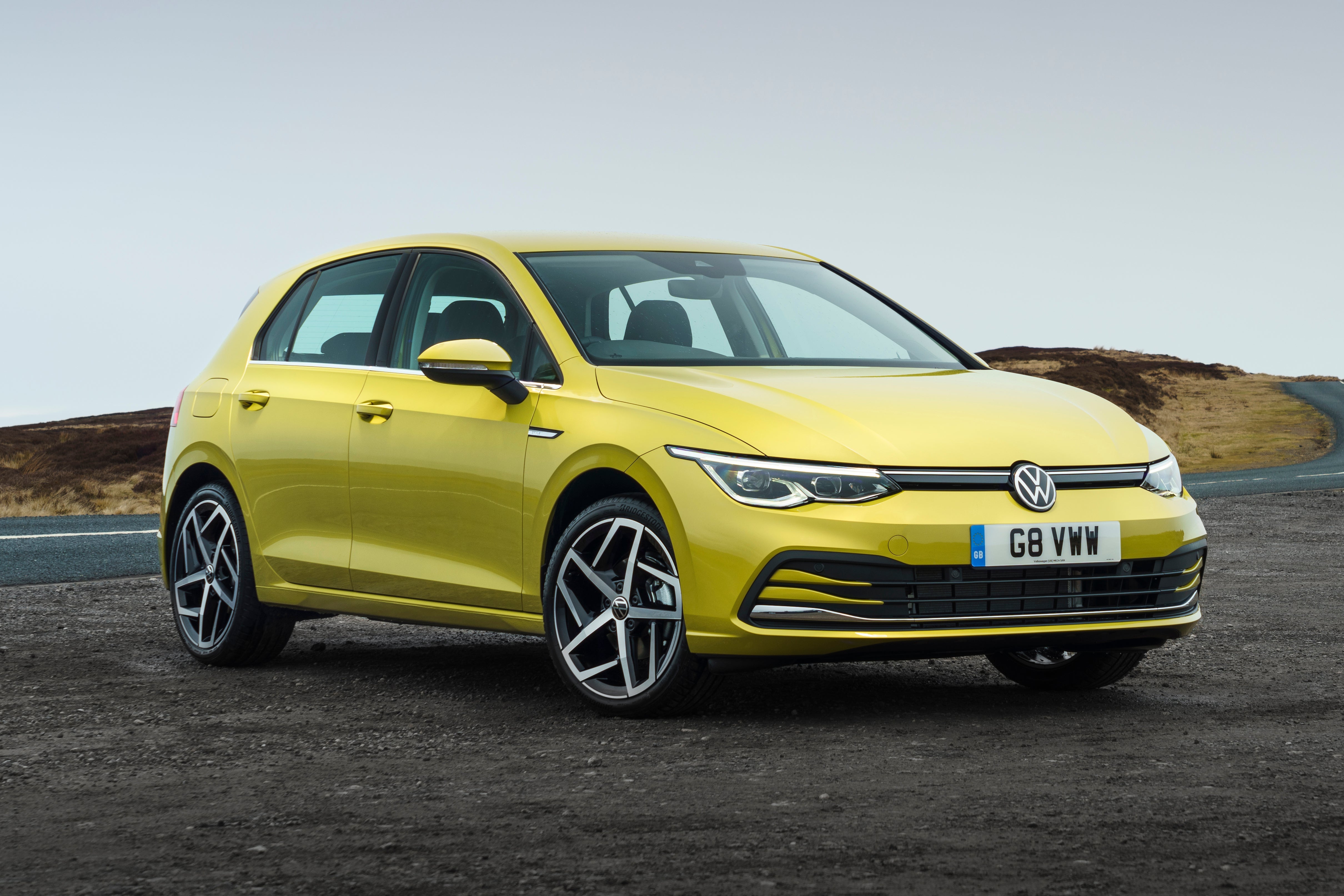 Volkswagen Golf 2020 Yellow